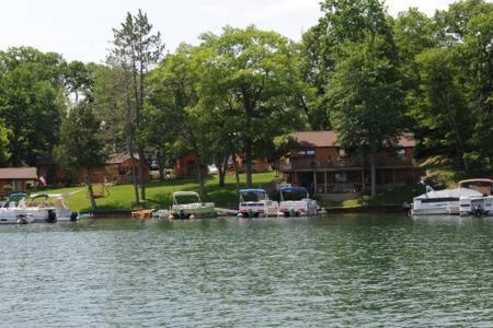 Clear Lake Resort West Branch Buitenkant foto
